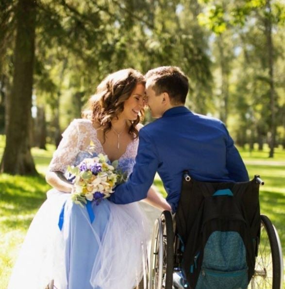 5 Beautiful Wheelchair Weddings 3288